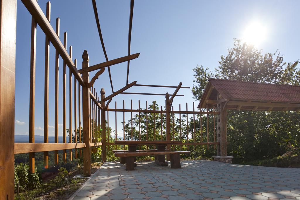 Vineyard Cottage Lustek โนโวเมสโต ภายนอก รูปภาพ