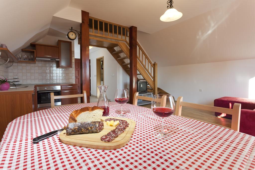 Vineyard Cottage Lustek โนโวเมสโต ห้อง รูปภาพ